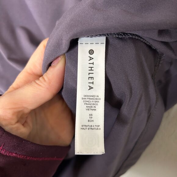 Athleta Stratus Il Top Long Sleeve Purple Solid Relaxed Sz XS - Picture 4 of 5